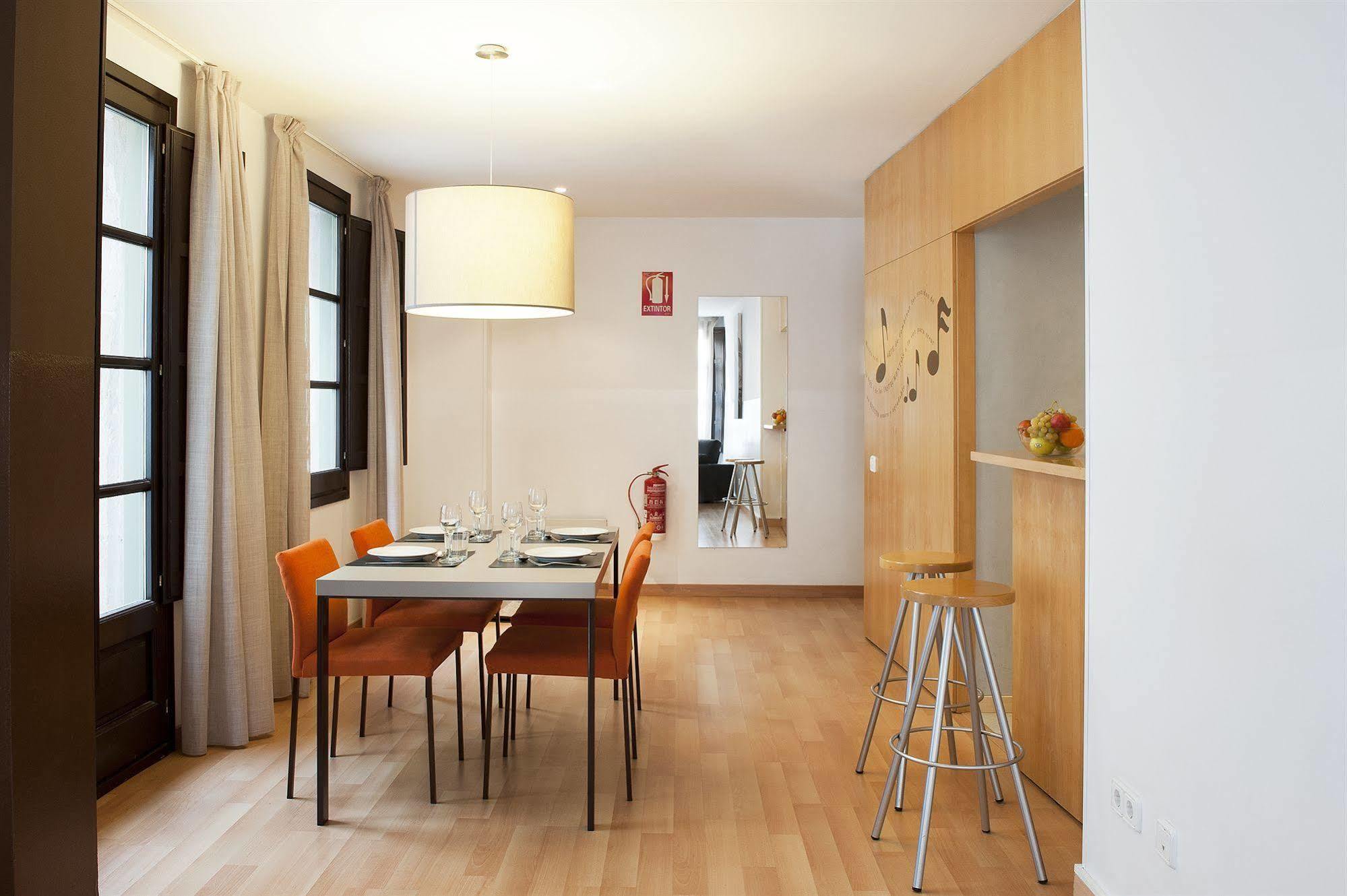 Aspasios Plaza Real Apartments Barcelona Kültér fotó