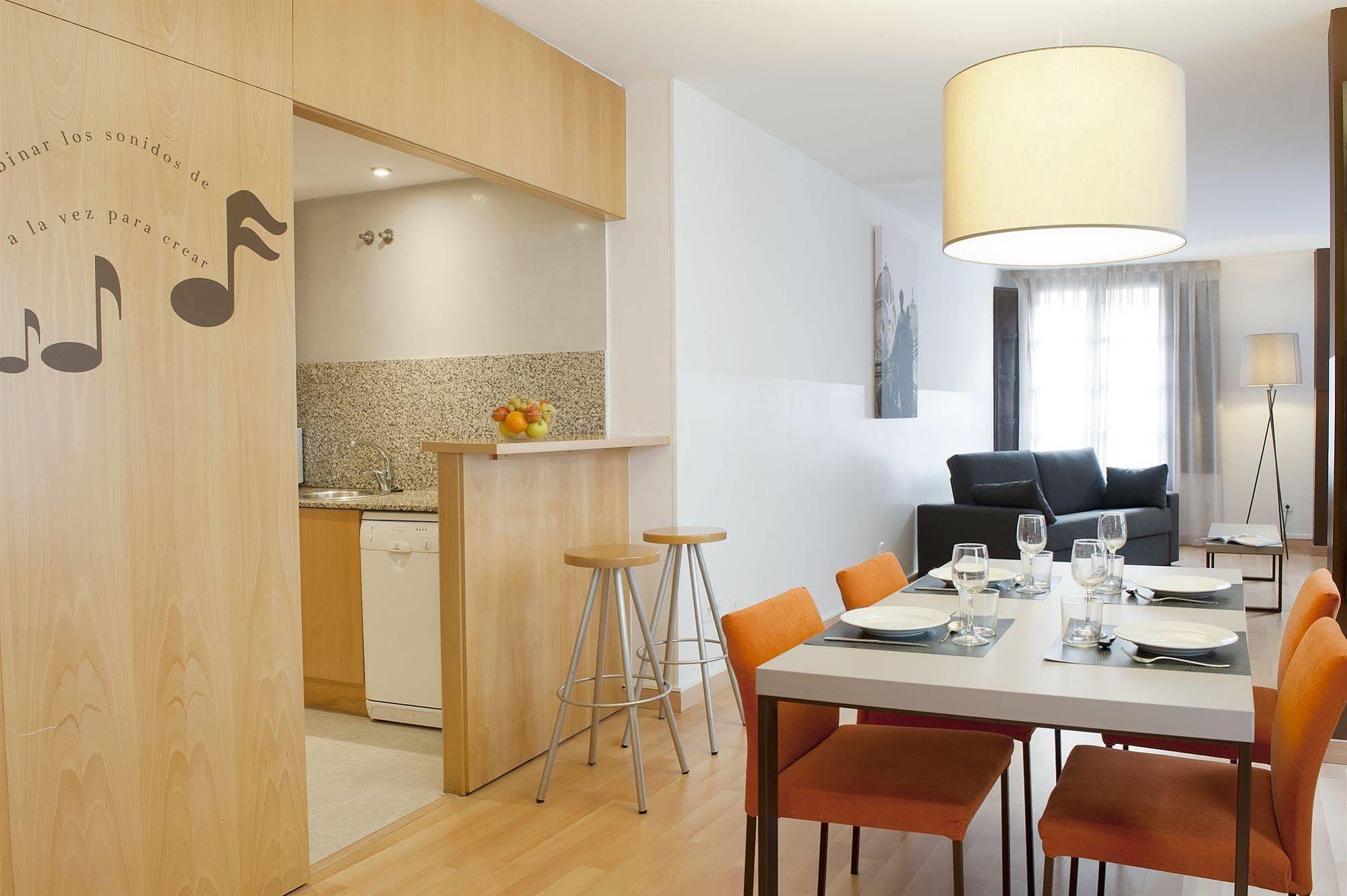 Aspasios Plaza Real Apartments Barcelona Kültér fotó